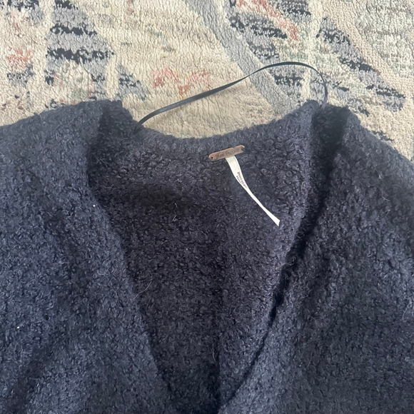 Women's Free People Black V-Neck Sweater S - Picture 2 of 4